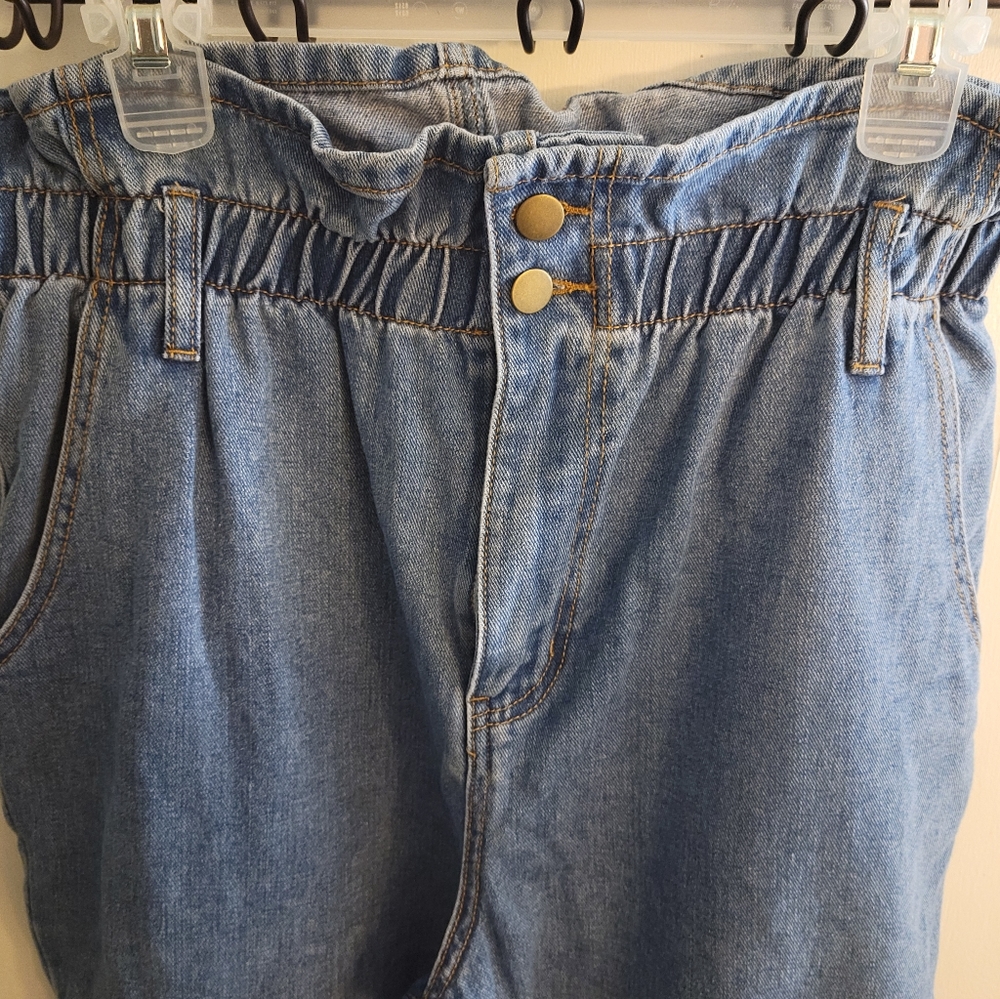 Forever 21 High waisted Mom Jeans